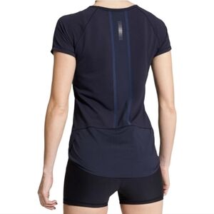 Athleta lightspeed navy tee.